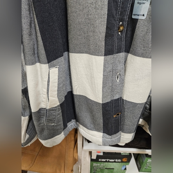 Carhartt Women's Buffalo Plaid Shirt jacket - Picture 3 of 7
